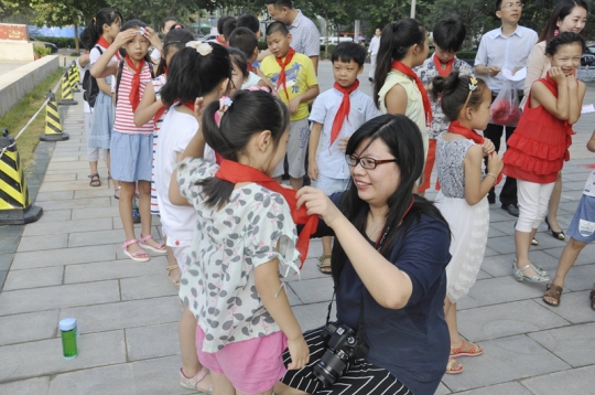 一抹红旗红  万丈赤子情——楷林IFC升旗仪式再度“火红”开场